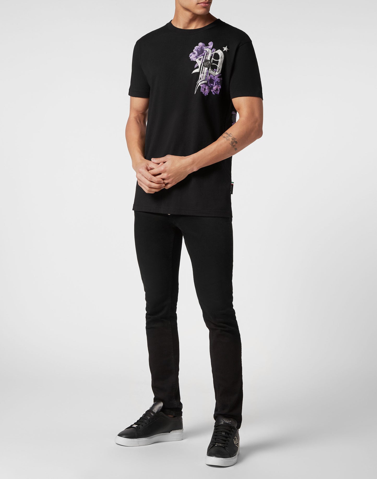 T-shirt Round Neck SS Flowers black