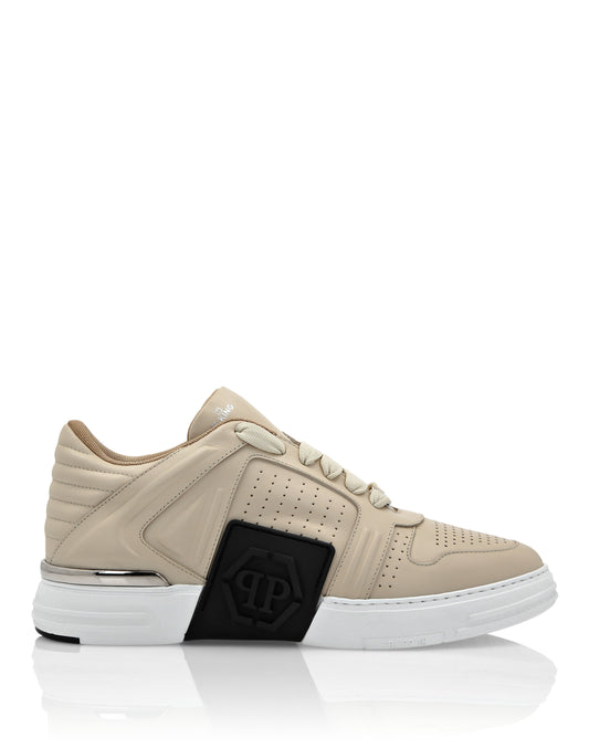Leather Lo-Top Sneakers beige