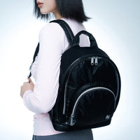 CIPU Lissom經典後背包-S 星耀黑 模特兒後背經典後背包 側背面穿搭照