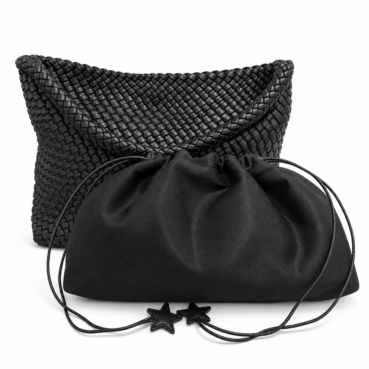 黑色霧面 Vegan Leather 編織托特包與束口內袋，內袋束繩尾端為星星造型