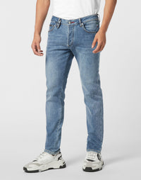 Philipp Plein Super Straight 男款牛仔褲側面 Extra Straight 版型展示