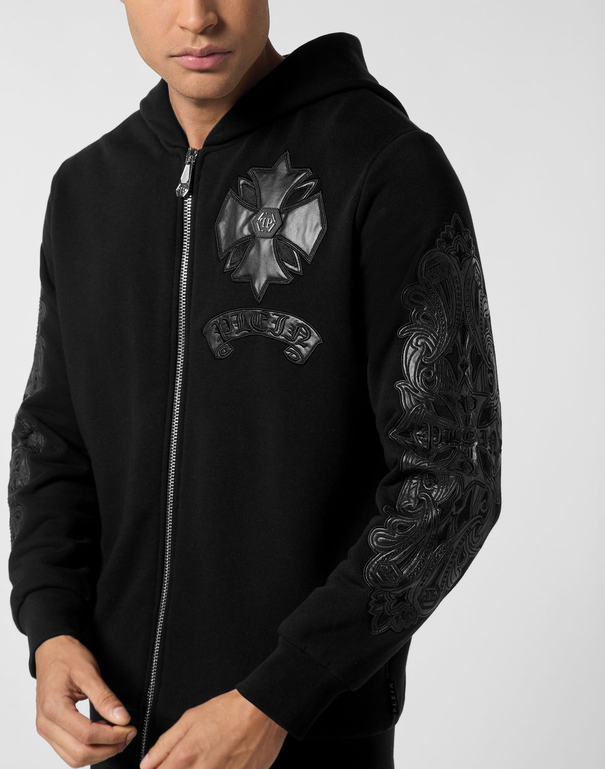 Philipp Plein Zip Hoodie Chrome Crest 袖面哥德圖騰同色系印花細節