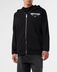 Philipp Plein Zip Hoodie Greatness 左胸GREATNE$$印花六角PP徽章細節特寫
