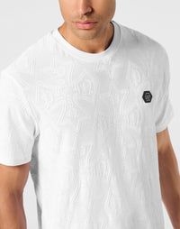 Philipp Plein Jacquard Crest 左胸黑色六角形PP提花Jacquard工藝徽章細節特寫