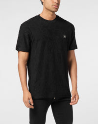Philipp Plein Round Neck Jacquard T-Shirt Crest 黑色滿版提花暗紋六角徽章圓領T恤 男款正面
