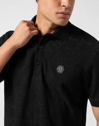 Philipp Plein Polo Jacquard Crest 左胸黑色六角形PP提花Jacquard徽章細節特寫