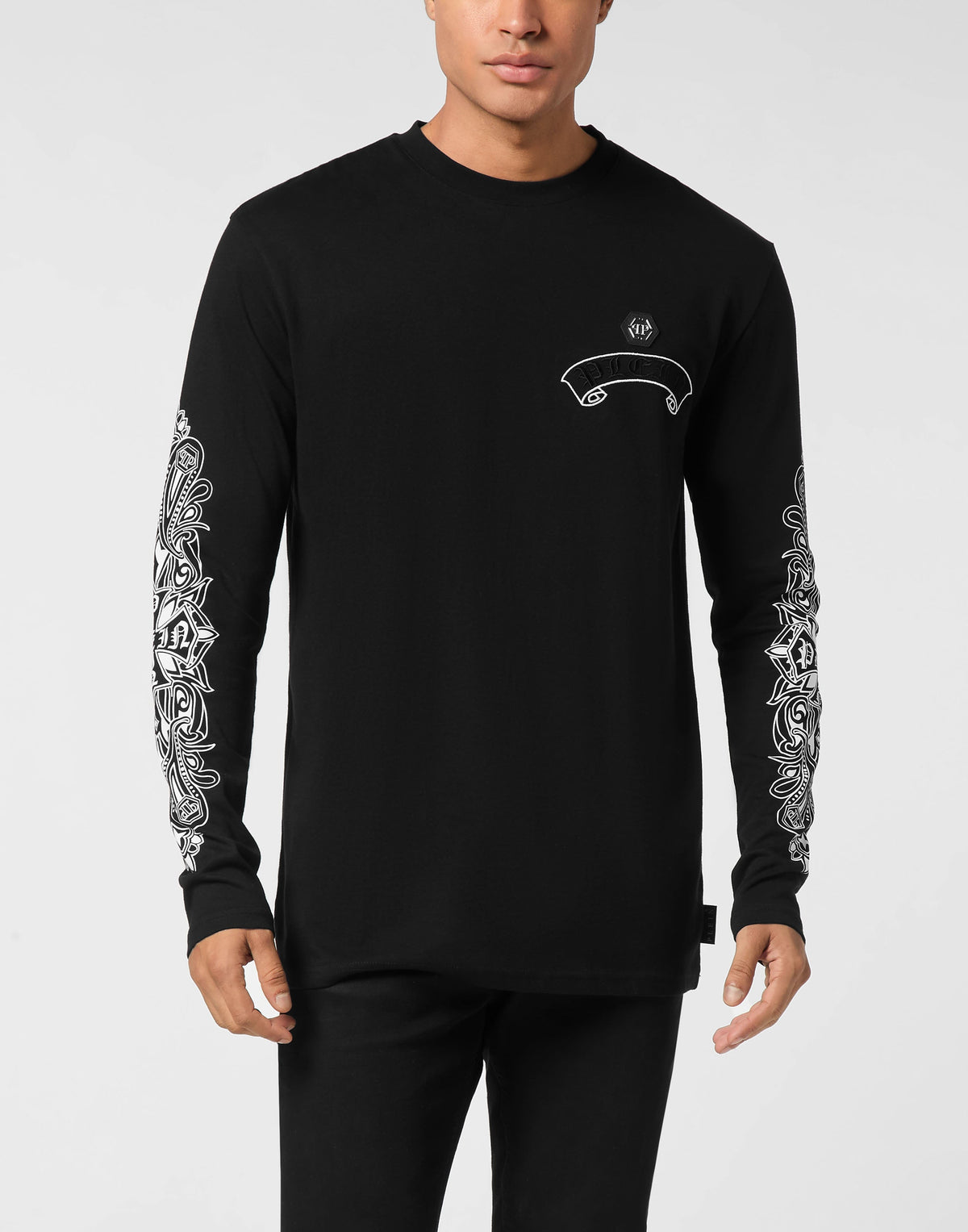 Philipp Plein Long Sleeve T-Shirt Chrome Crest 黑色雙袖白色巴洛克花紋長袖圓領T恤 男款正面
