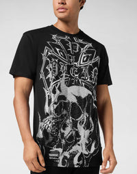 Philipp Plein Chrome Crest Skull 銀色水鑽哥德PP PLEIN字樣與骷髏融合構圖細節特寫