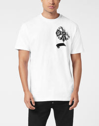 Philipp Plein Washed T-Shirt Destroyed Crest 白色水洗哥德十字架骷髏緞帶蝴蝶結圓領T恤 男款正面