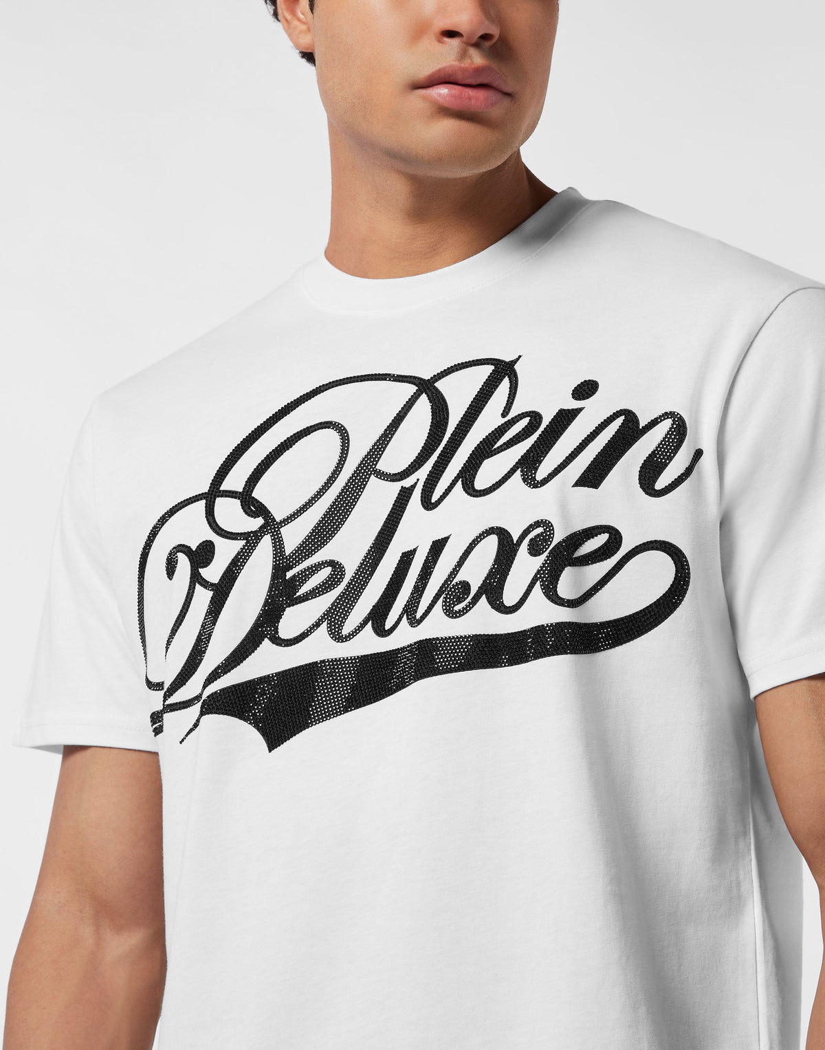 Philipp Plein Plein Deluxe Stones 草書字體玻璃水鑽密集填滿細節近拍特寫