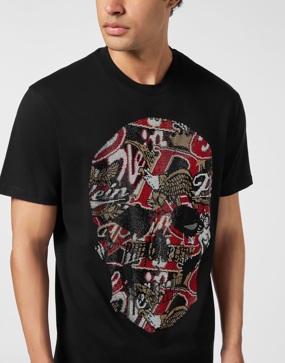 Philipp Plein Skull Stones 骷髏紅金白多色玻璃水鑽密集拼製細節近拍特寫