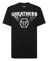 Philipp Plein Printed Round Neck T-Shirt Greatness 黑色超大滿版GREATNE$$放射六角PP徽章圓領T恤 男款正面