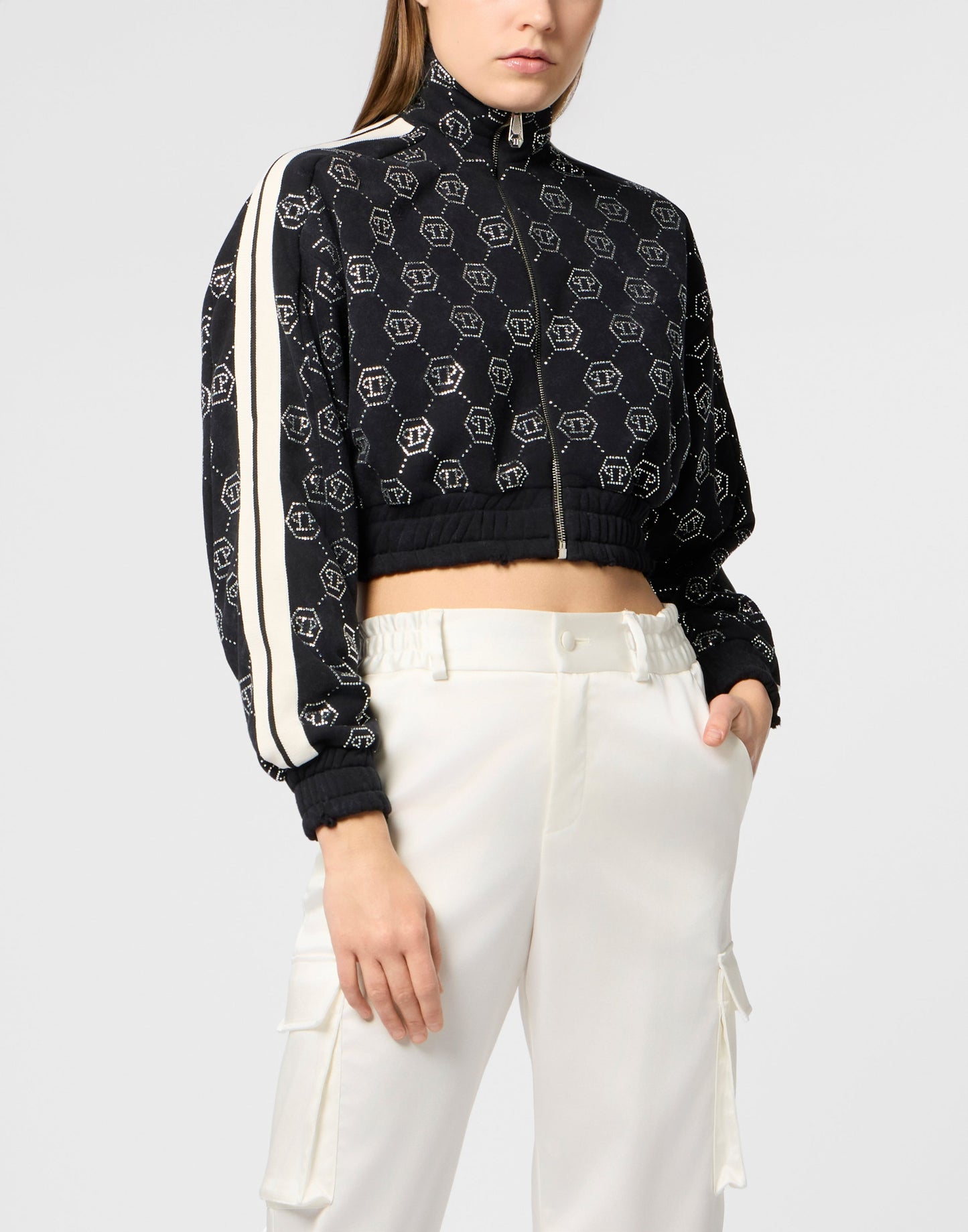 Philipp Plein Monogram Crystal 六角PP圖案水鑽裝飾細節特寫