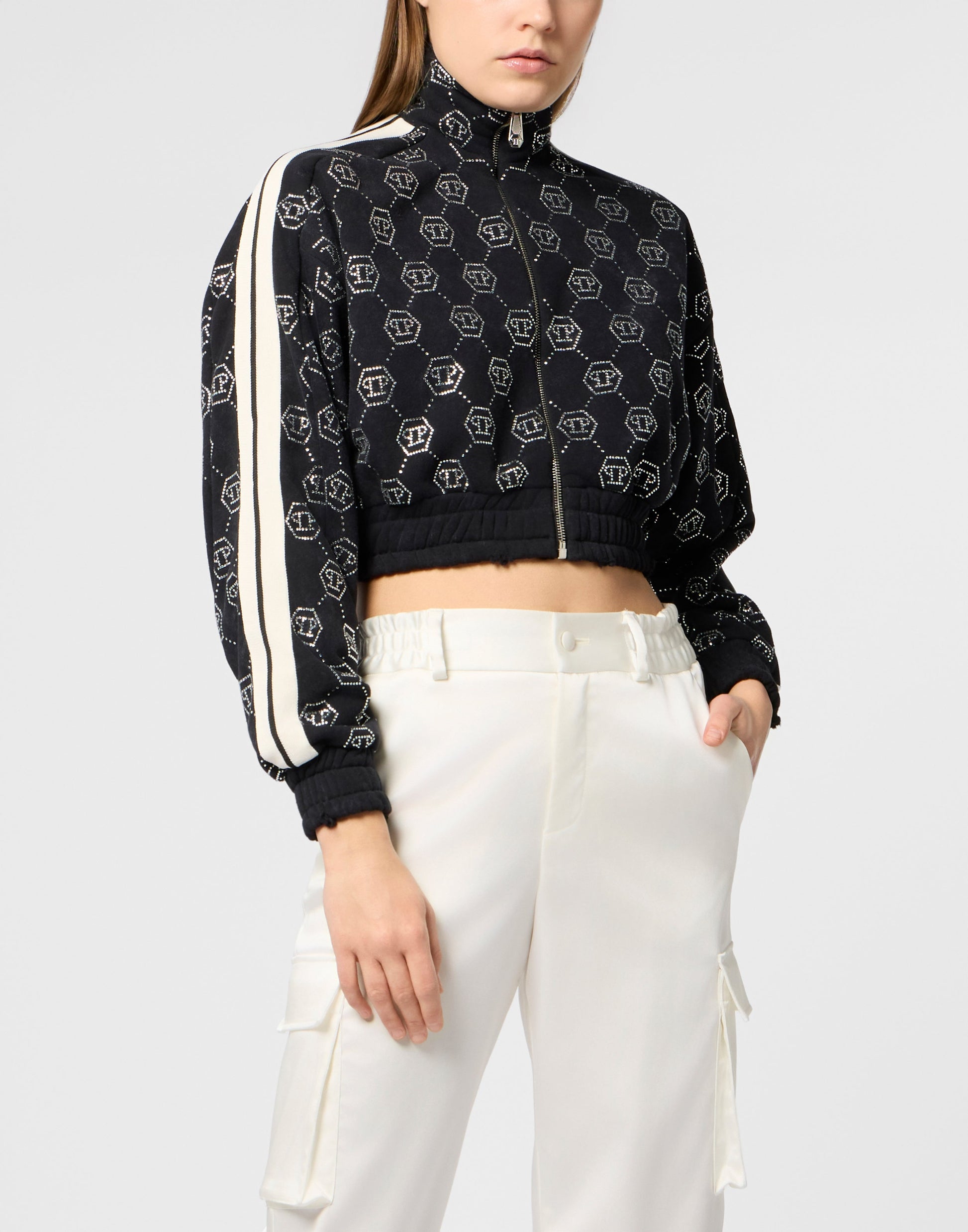 Philipp Plein Monogram Crystal 六角PP圖案水鑽裝飾細節特寫