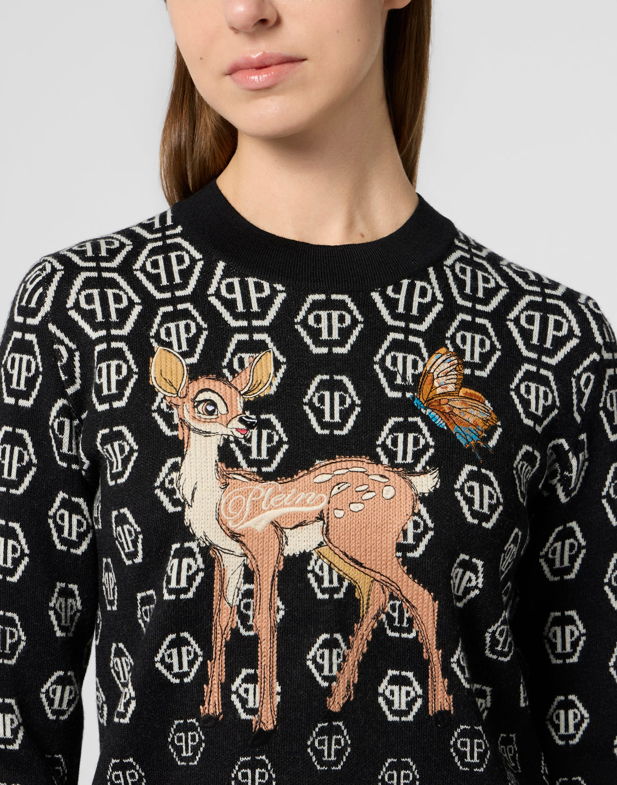 Philipp Plein Fairy Embroidery 正面小鹿精緻刺繡Plein草書與蝴蝶裝飾細節特寫