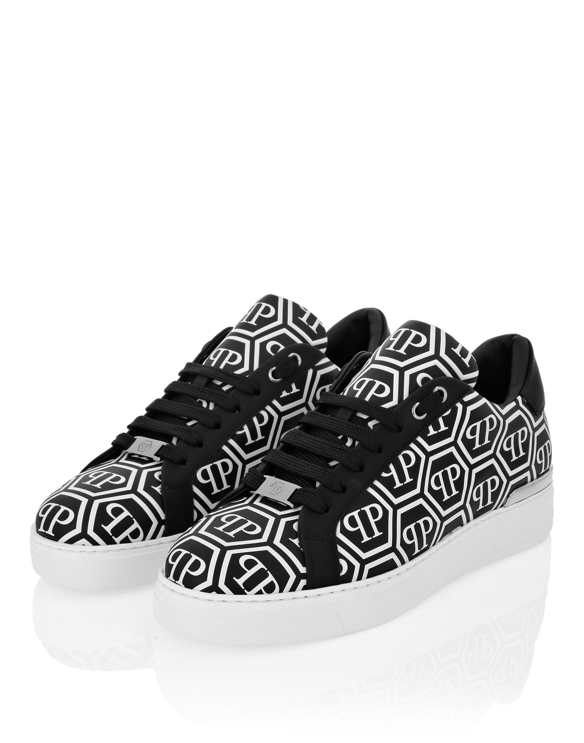 Philipp Plein Big Monogram 運動鞋正面六角PP印花細節特寫