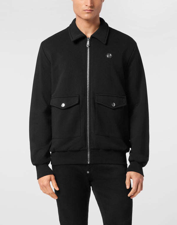 Philipp Plein Jacket Coster 左胸圓形品牌Logo金屬徽章與雙釦翻蓋口袋細節