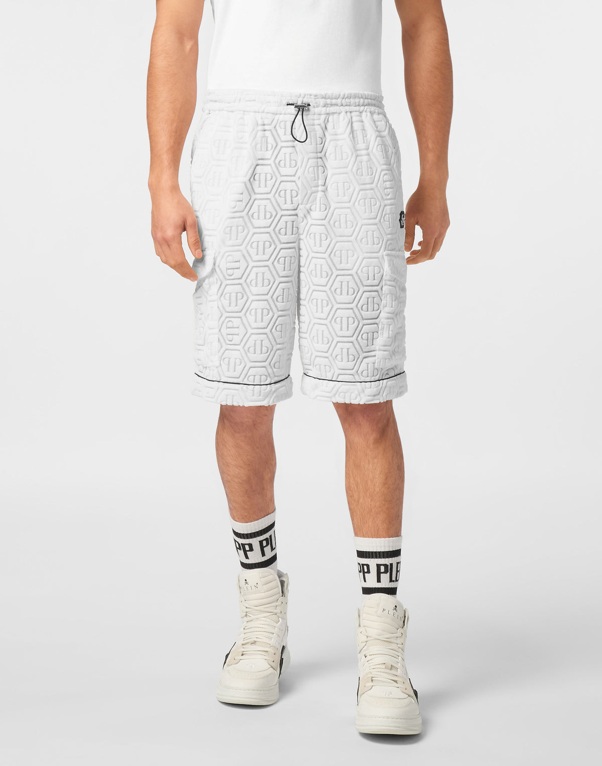 Philipp Plein Monogram 短褲滿版六角立體浮雕壓花紋路細節特寫