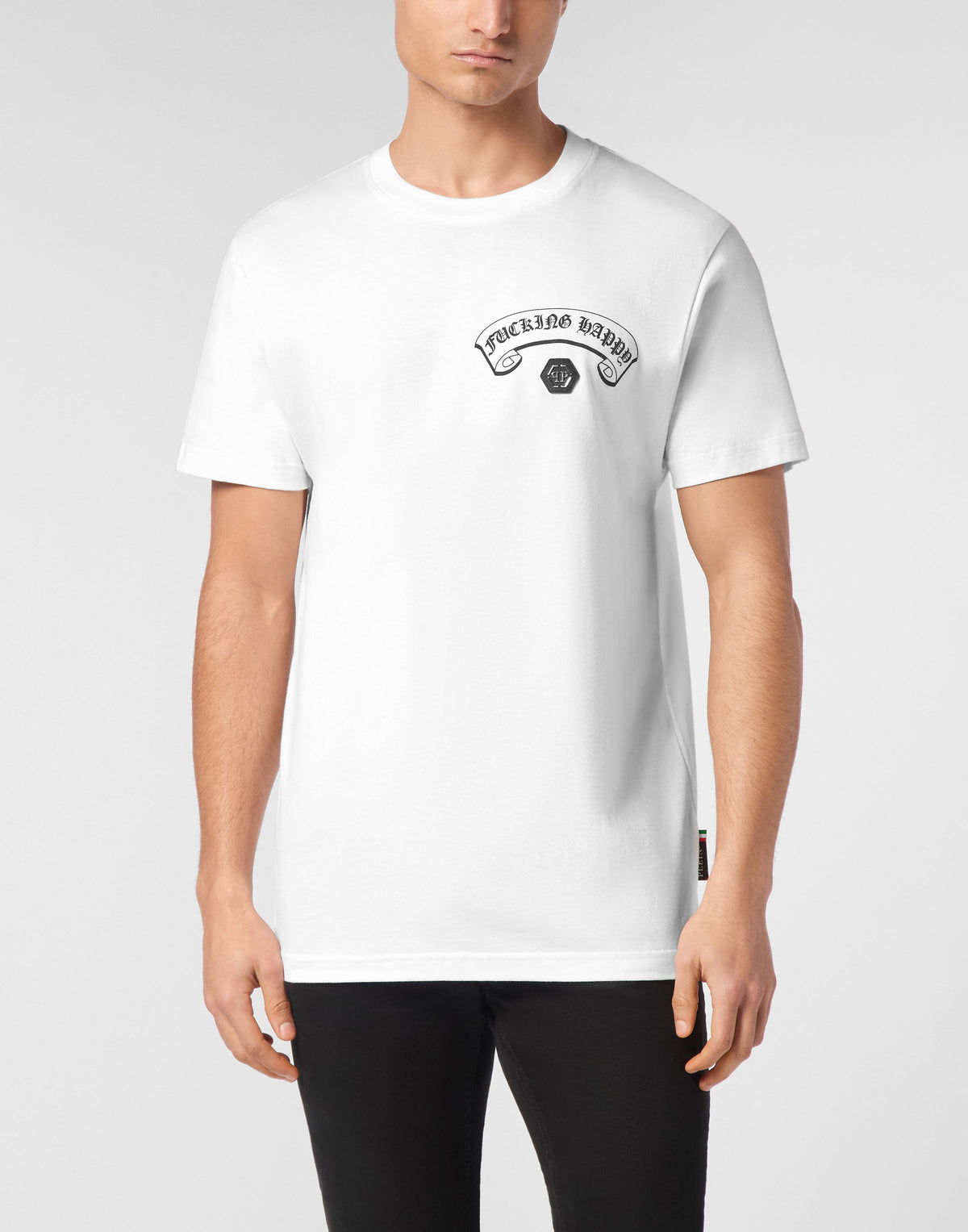 Philipp Plein Gothic Plein 左胸Fucking Happy哥德字樣與六角徽章印花細節特寫