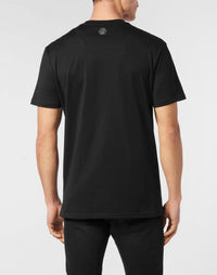 Philipp Plein T-shirt Skull Coursive 側面版型與水鑽光澤展示
