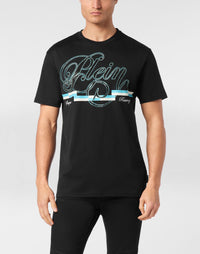Philipp Plein Coursive Border 草書Plein輪廓藍白線條印花細節特寫