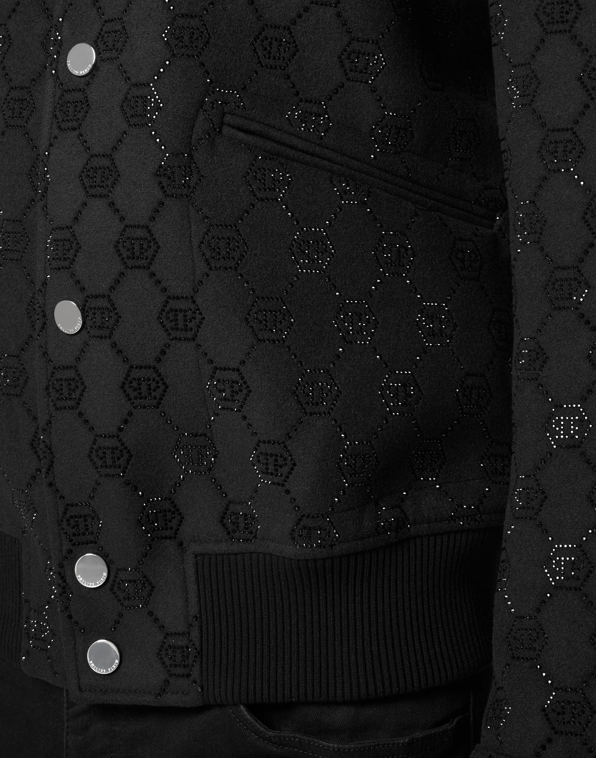 Philipp Plein Wool Bomber 皮革滾邊與金屬釦件細節特寫