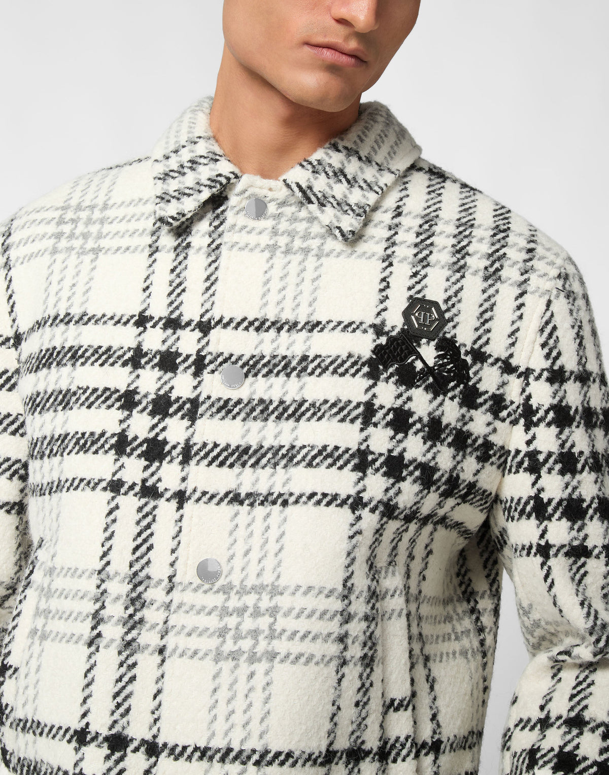 Philipp Plein Gothic Plein 左胸哥德字體PP品牌刺繡徽章細節特寫